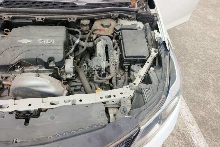 Used Chevrolet Cruze 2018 Redline 320 Automatic Pioneer Edition Engine Bay Left