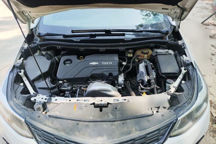 Used Chevrolet Cruze 2018 Redline 320 Automatic Pioneer Edition Engine Bay