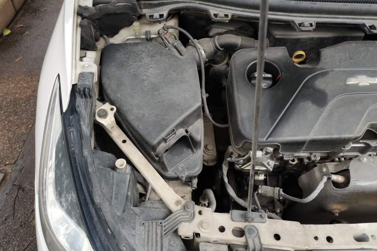 Used Chevrolet Cruze 2018 320 Automatic Pioneer Sunroof Edition Engine Bay Right