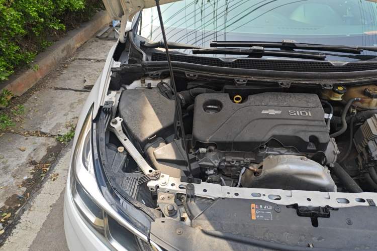 Used Chevrolet Cruze 2018 Hatchback 320 Automatic Pioneer Sunroof Edition Engine Bay Right