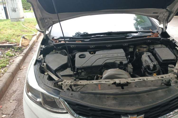 Used Chevrolet Cruze 2018 320 Automatic Pioneer Sunroof Edition Engine Bay Right