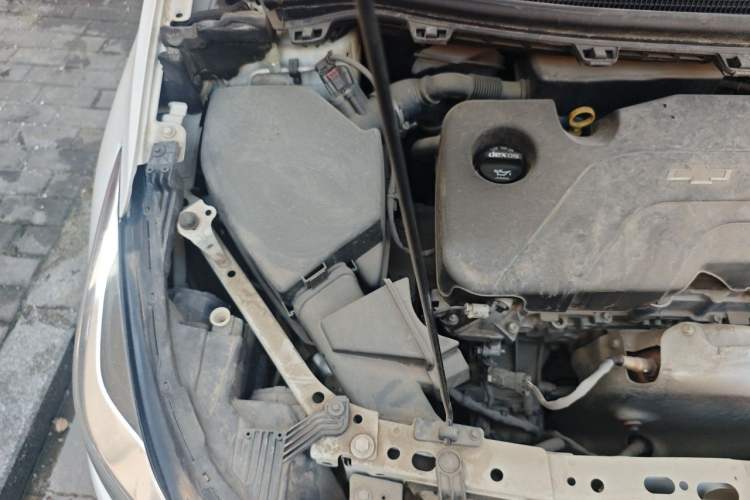 Used Chevrolet Cruze 2018 Hatchback 320 Automatic Pioneer Sunroof Edition Engine Bay Right