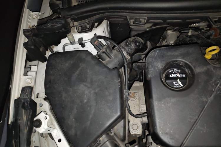 Used Chevrolet Cruze 2018 Redline 320 Automatic Pioneer Edition Engine Bay Right