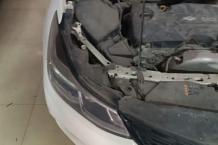 Used Chevrolet Cruze 2018 Redline 320 Automatic Pioneer Edition Engine Bay Right