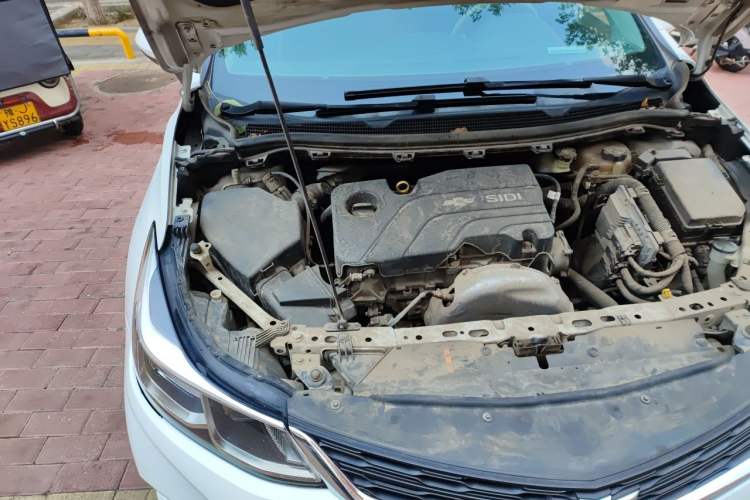 Used Chevrolet Cruze 2018 Hatchback 320 Automatic Pioneer Sunroof Edition Engine Bay Right