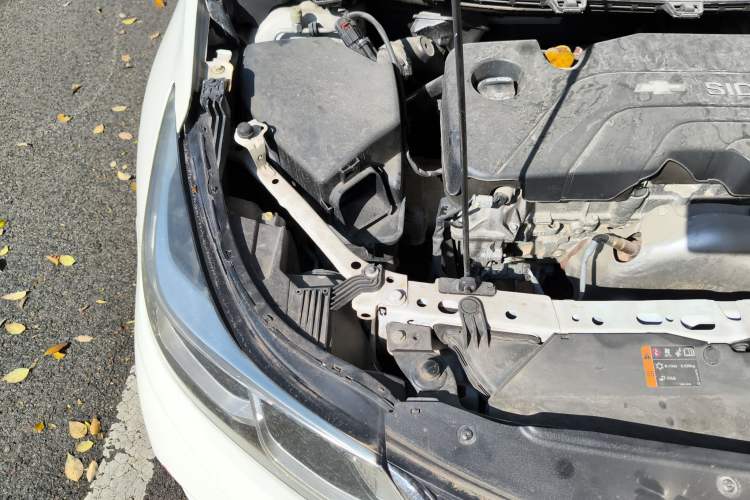 Used Chevrolet Cruze 2018 320 Automatic Pioneer Sunroof Edition Engine Bay Right