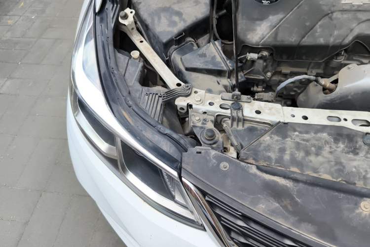 Used Chevrolet Cruze 2018 320 Automatic Pioneer Sunroof Edition Engine Bay Right