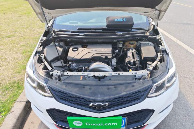 Used Chevrolet Cruze 2018 Redline 320 Automatic Pioneer Edition Engine Bay