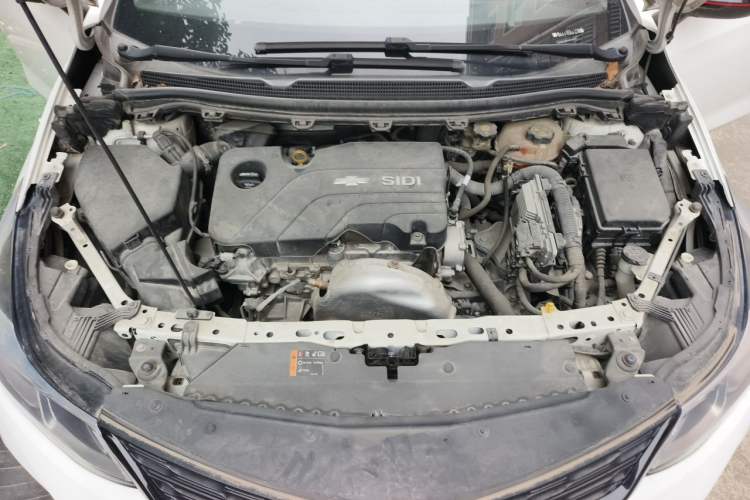 Used Chevrolet Cruze 2018 Redline 320 Automatic Pioneer Edition Engine Bay