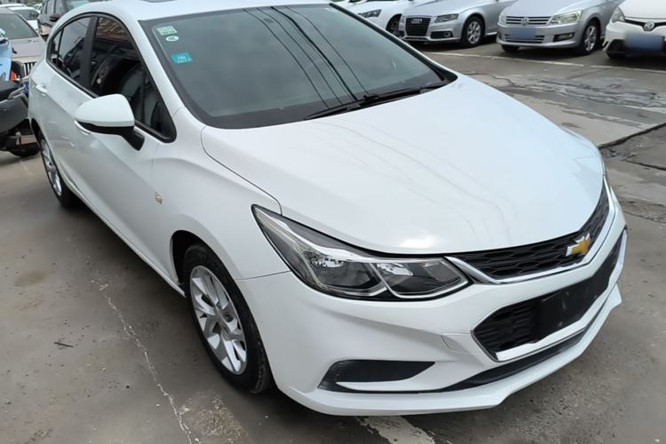 Used Chevrolet Cruze 2018 Hatchback 320 Automatic Pioneer Sunroof Edition Exterior 1