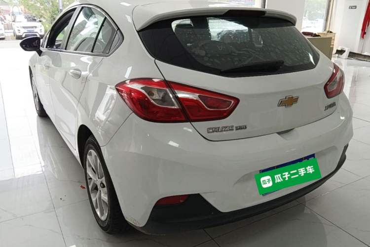 Used Chevrolet Cruze 2018 Hatchback 320 Automatic Pioneer Sunroof Edition Exterior 2