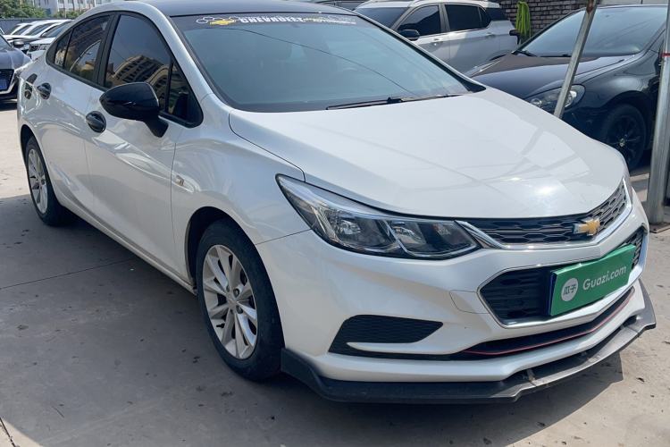 Used Chevrolet Cruze 2018 Revised Version 320 Manual Pioneer Edition Exterior 2