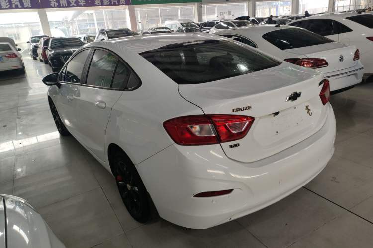 Used Chevrolet Cruze 2018 Redline 320 Automatic Pioneer Edition Exterior 2