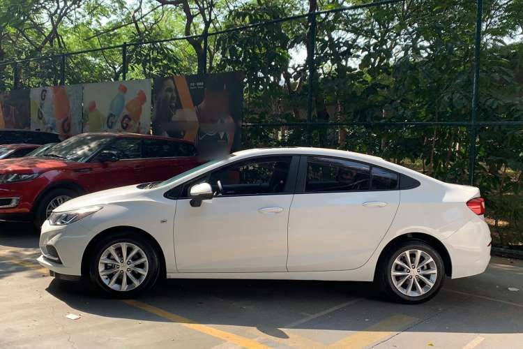 Used Chevrolet Cruze 2018 320 Automatic Pioneer Sunroof Edition Exterior 2