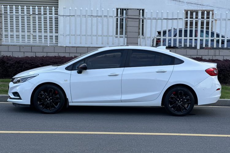Used Chevrolet Cruze 2018 Redline 330T Dual-Clutch Flagship Edition Exterior 2