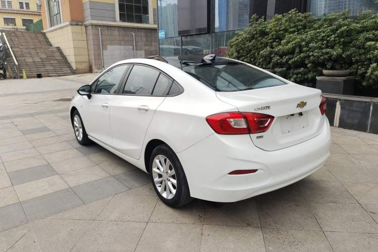 Used Chevrolet Cruze 2018 Revised Version 320 Automatic Pioneer Edition Exterior 2