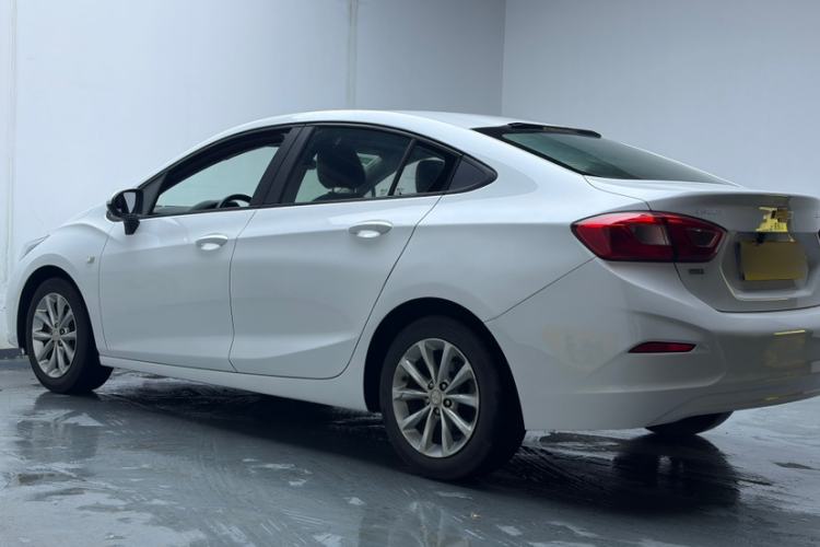 Used Chevrolet Cruze 2018 320 Automatic Pioneer Sunroof Edition Exterior 3