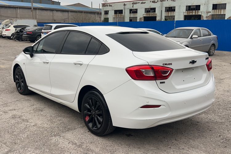 Used Chevrolet Cruze 2018 Redline 320 Automatic Pioneer Edition Exterior 4