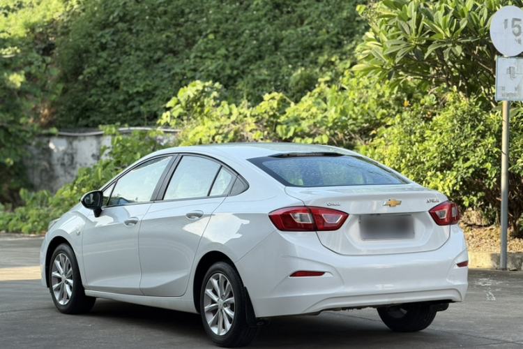 Used Chevrolet Cruze 2018 320 Automatic Pioneer Sunroof Edition Exterior 4