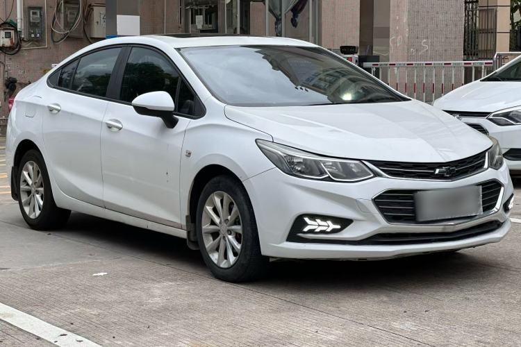 Used Chevrolet Cruze 2018 320 Automatic Pioneer Sunroof Edition Exterior 4