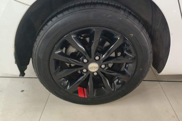 Used Chevrolet Cruze 2018 Redline 320 Automatic Pioneer Edition Exterior 5