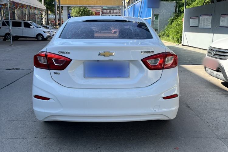 Used Chevrolet Cruze 2018 320 Automatic Pioneer Sunroof Edition Exterior 5