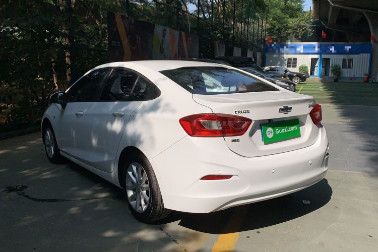 Used Chevrolet Cruze 2018 320 Automatic Pioneer Sunroof Edition Exterior 6