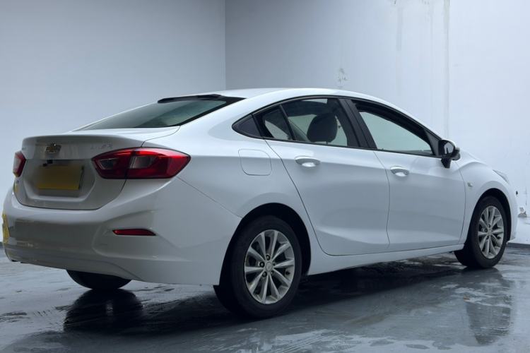 Used Chevrolet Cruze 2018 320 Automatic Pioneer Sunroof Edition Exterior 6