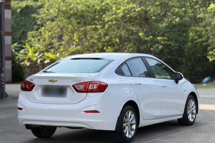 Used Chevrolet Cruze 2018 320 Automatic Pioneer Sunroof Edition Exterior 7