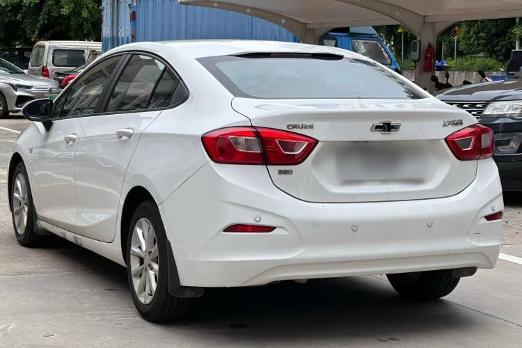 Used Chevrolet Cruze 2018 320 Automatic Pioneer Sunroof Edition Exterior 8