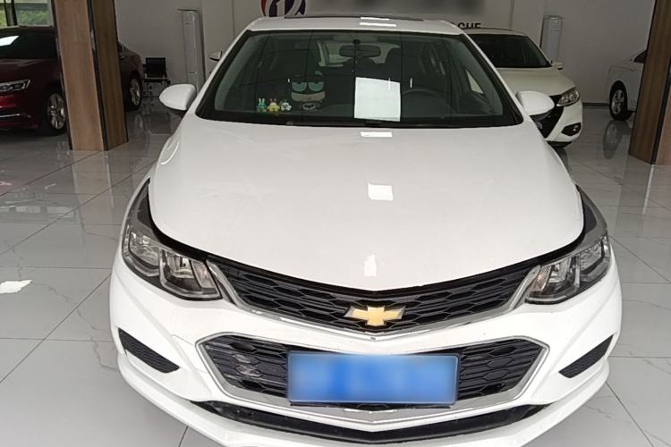 Used Chevrolet Cruze 2018 Hatchback 320 Automatic Pioneer Sunroof Edition Front