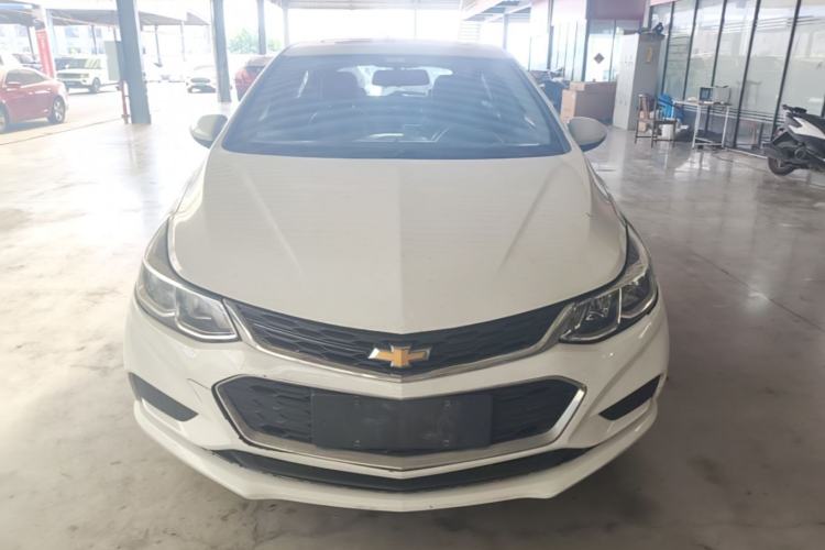 Used Chevrolet Cruze 2018 Hatchback 320 Automatic Pioneer Sunroof Edition Front