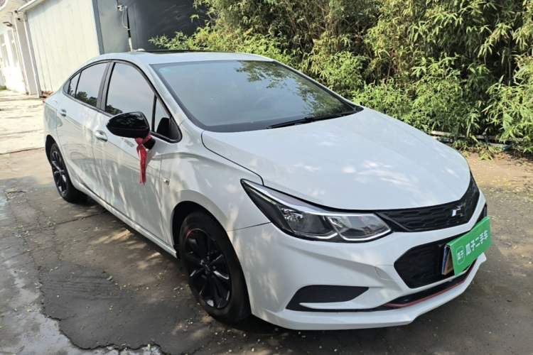 Used Chevrolet Cruze 2018 Redline 320 Automatic Pioneer Edition Front Right 45 Deg