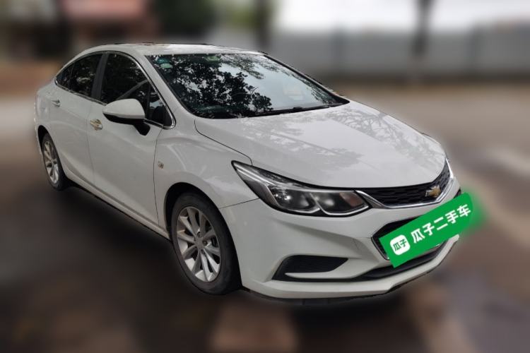 Used Chevrolet Cruze 2018 320 Automatic Pioneer Sunroof Edition Front Right 45 Deg