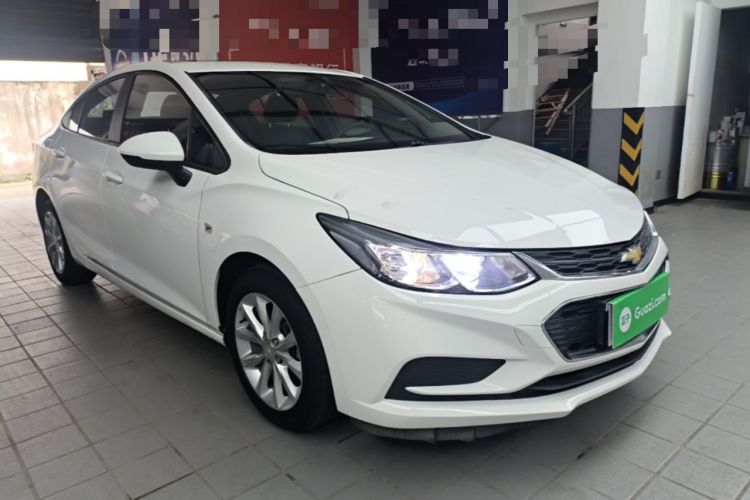 Used Chevrolet Cruze 2018 320 Automatic Pioneer Sunroof Edition Front Right 45 Deg