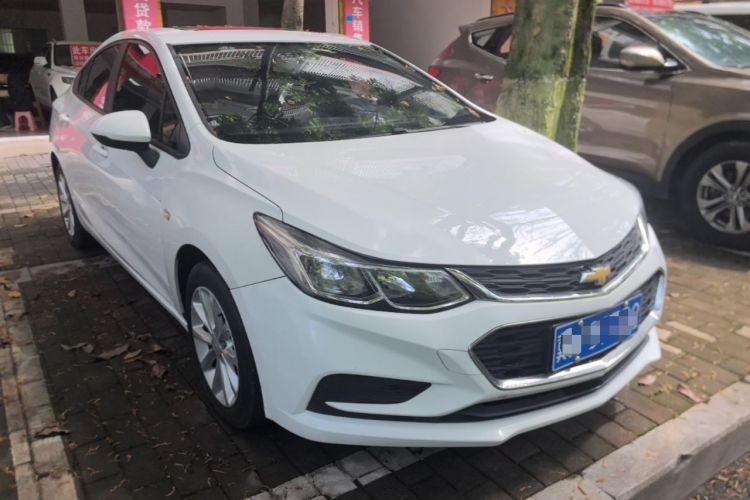 Used Chevrolet Cruze 2018 320 Automatic Pioneer Sunroof Edition Front Right 45 Deg