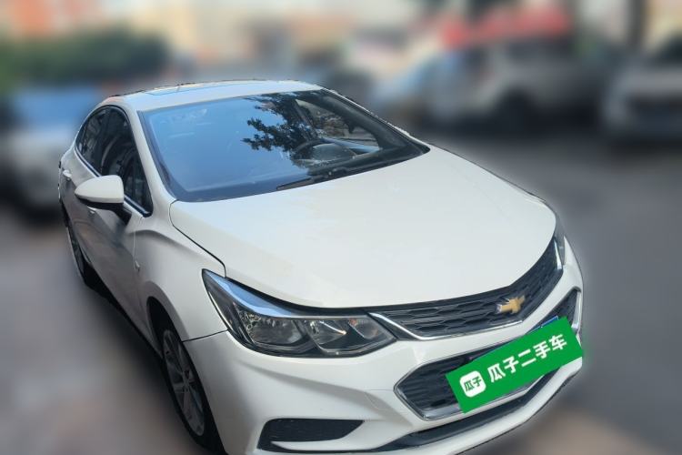 Used Chevrolet Cruze 2018 320 Automatic Pioneer Sunroof Edition Front Right 45 Deg