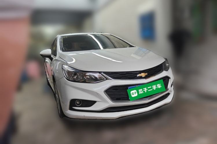 Used Chevrolet Cruze 2018 320 Manual Xuanfeng Edition Front Right 45 Deg