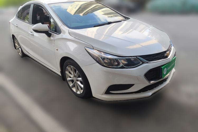 Used Chevrolet Cruze 2018 320 Automatic Pioneer Sunroof Edition Front Right 45 Deg