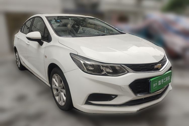 Used Chevrolet Cruze 2018 320 Automatic Pioneer Sunroof Edition Front Right 45 Deg