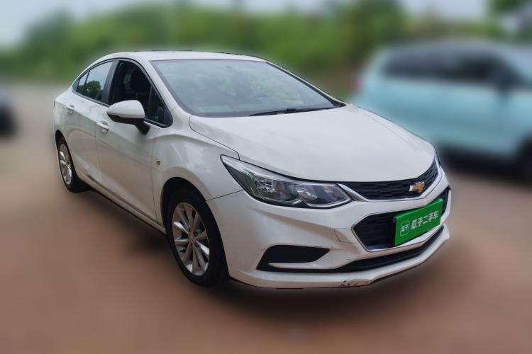 Used Chevrolet Cruze 2018 320 Automatic Pioneer Sunroof Edition Front Right 45 Deg