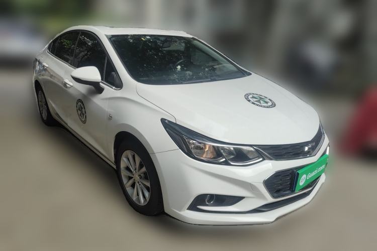 Used Chevrolet Cruze 2018 Revised Version 320 Manual Xuanfeng Edition Front Right 45 Deg