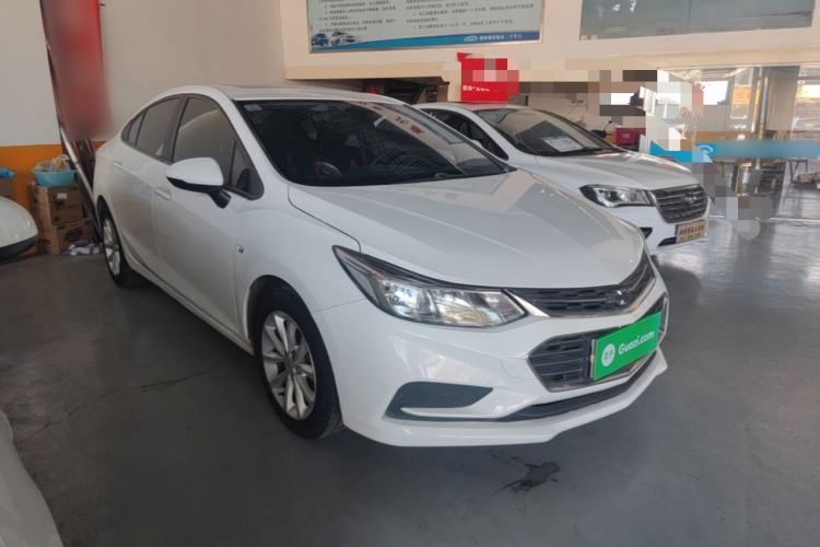 Used Chevrolet Cruze 2018 320 Automatic Pioneer Sunroof Edition Front Right 45 Deg