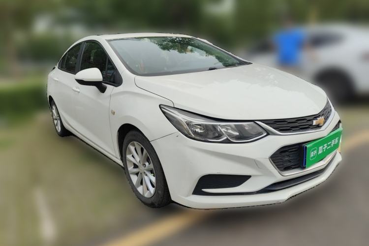Used Chevrolet Cruze 2018 320 Automatic Pioneer Sunroof Edition Front Right 45 Deg