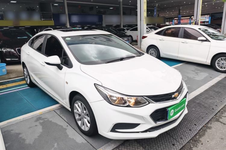 Used Chevrolet Cruze 2018 320 Automatic Pioneer Sunroof Edition Front Right 45 Deg
