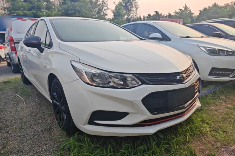 Used Chevrolet Cruze 2018 Redline 320 Automatic Pioneer Edition Front Right 45 Deg