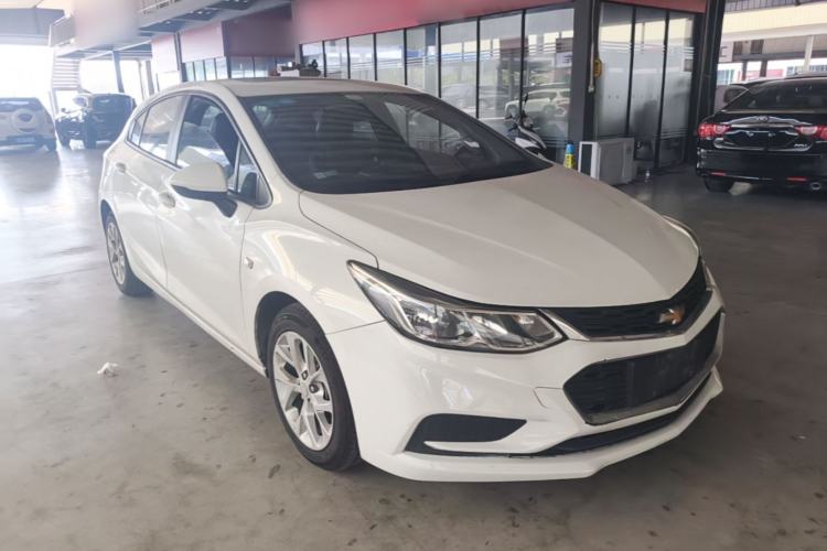 Used Chevrolet Cruze 2018 Hatchback 320 Automatic Pioneer Sunroof Edition Front Right 45 Deg