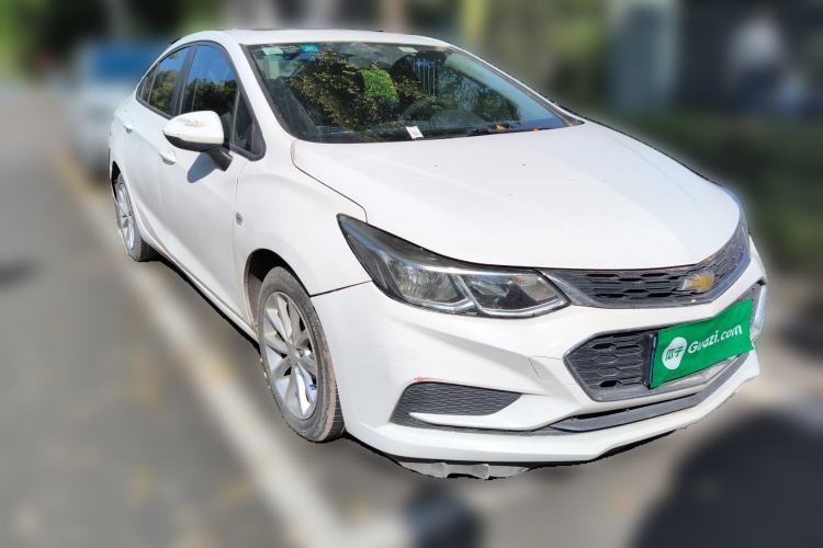 Used Chevrolet Cruze 2018 320 Automatic Pioneer Sunroof Edition Front Right 45 Deg