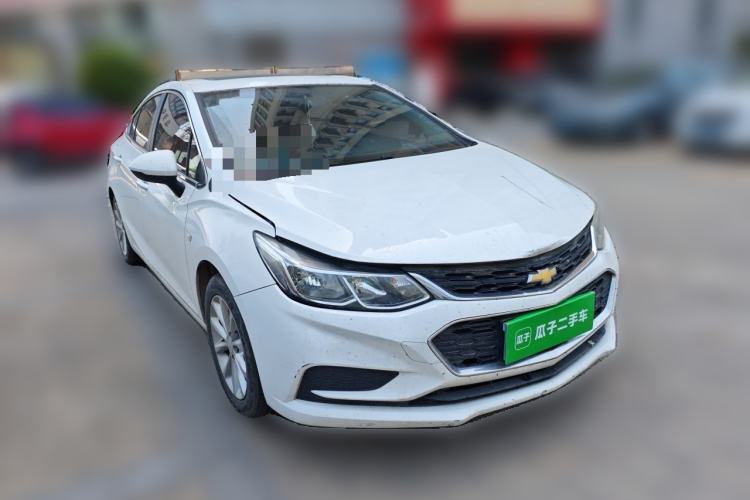 Used Chevrolet Cruze 2018 320 Automatic Pioneer Sunroof Edition Front Right 45 Deg