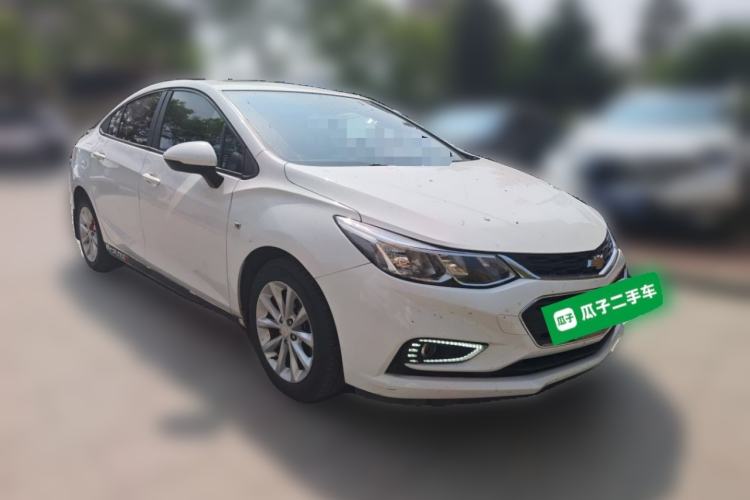 Used Chevrolet Cruze 2018 320 Automatic Pioneer Sunroof Edition Front Right 45 Deg
